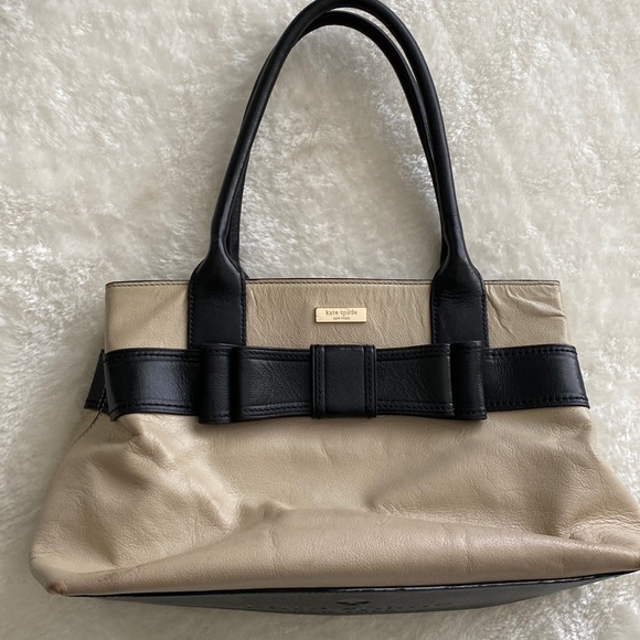 SALE❗️KATE SPADE New York Two Tone Bow Tote: Black and Beige color - Picture 1 of 12